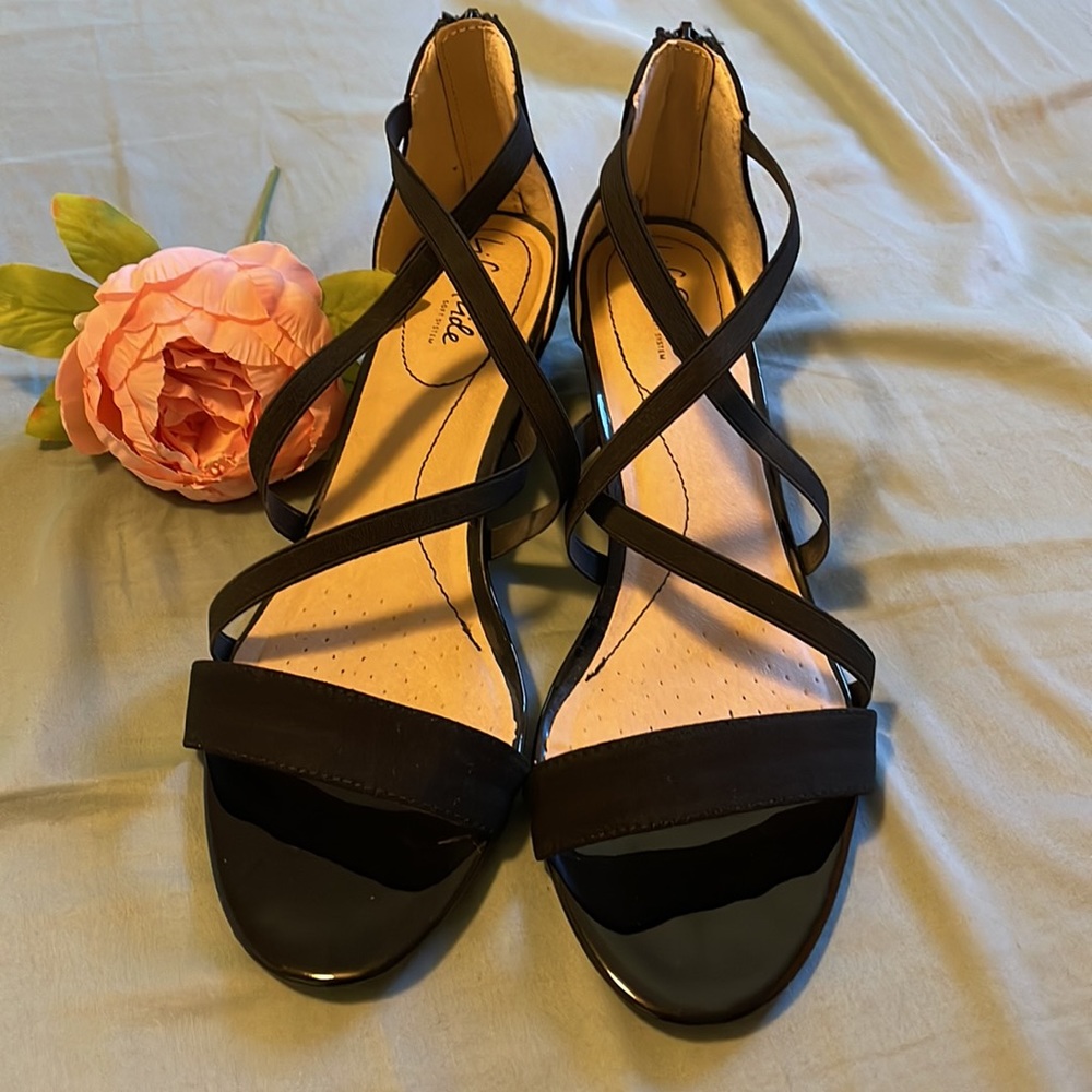 Like New LIFESTRIDE Yolanda Strappy Sandals, Black Fabric, 11M